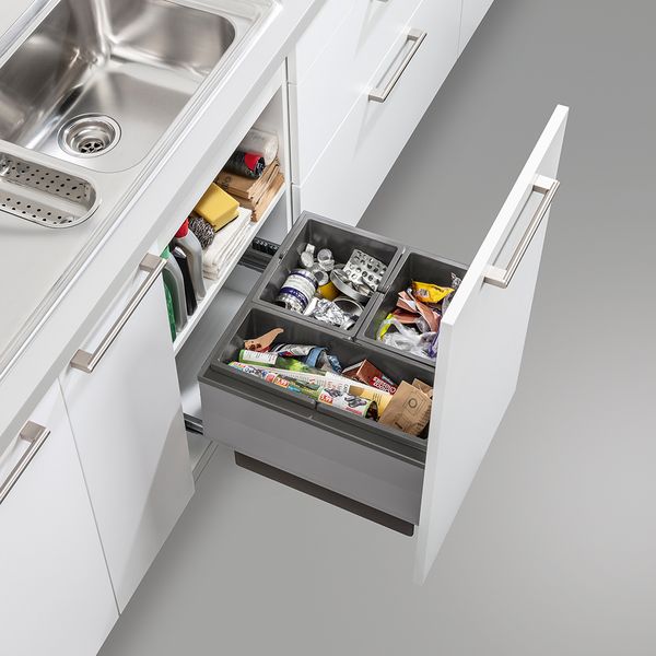 Pull-out – 3-part waste sorting, hanging