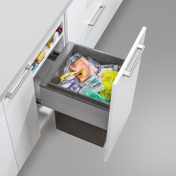 Pull-out – Waste sorting, hanging