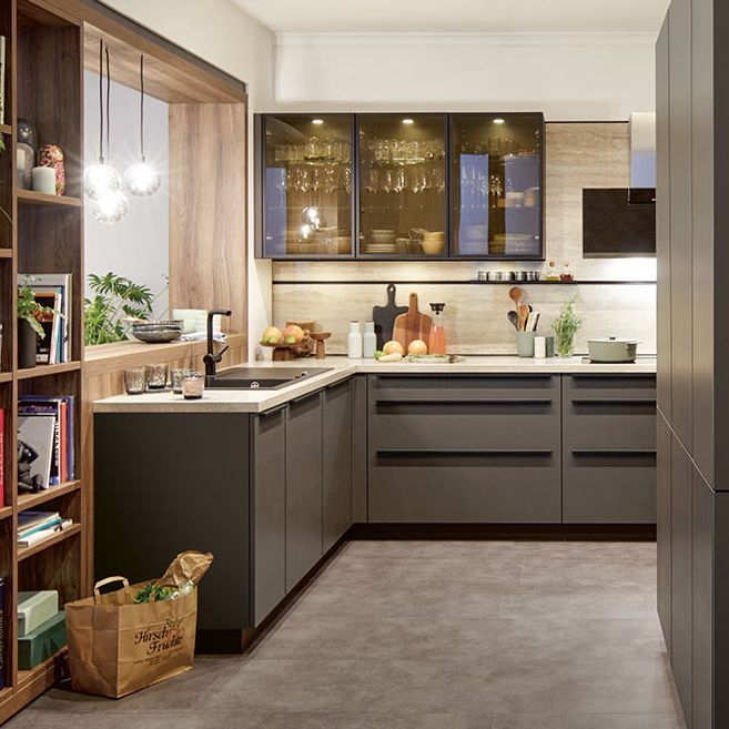 Urban warm wood look kitchen