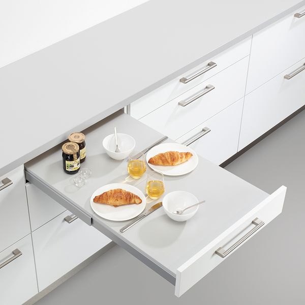 Drawer – Drawer with pull-out table
