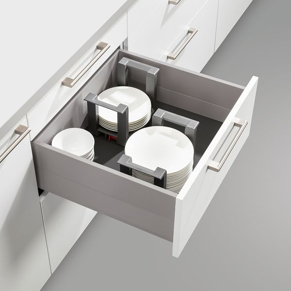 Pull-out – Pull-out with plate holder