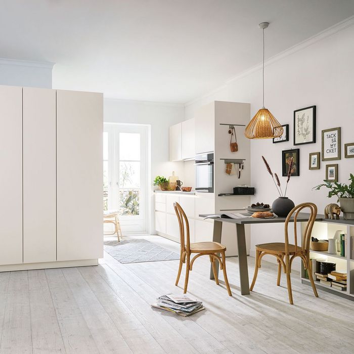 seashell white modern kitchen