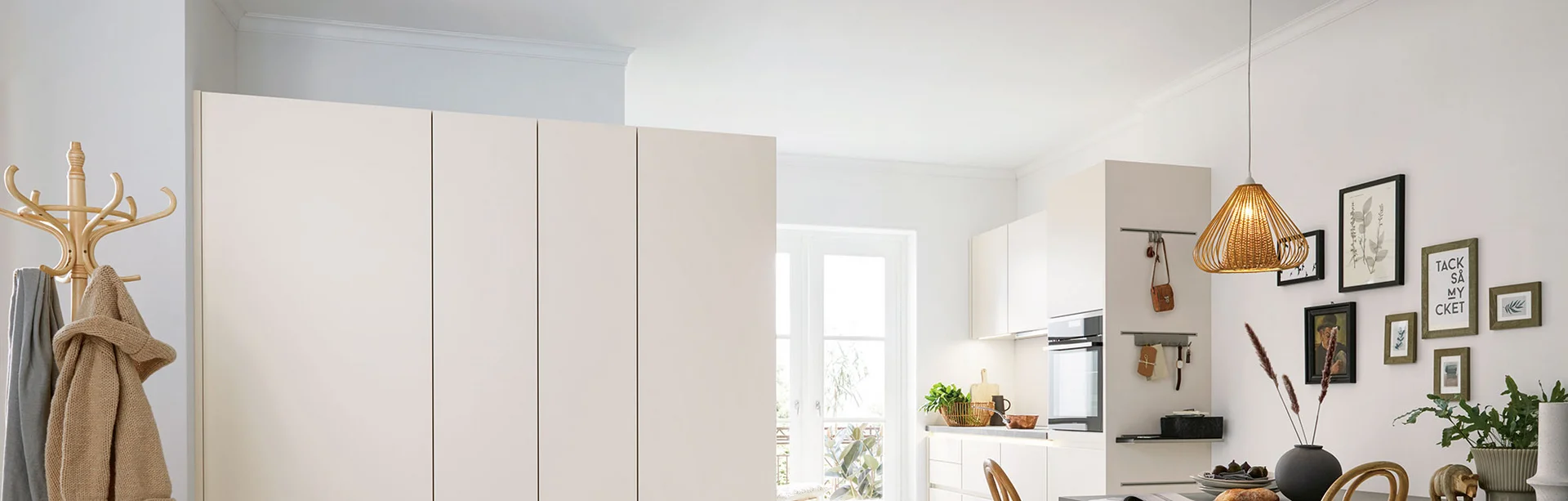 seashell white modern kitchen