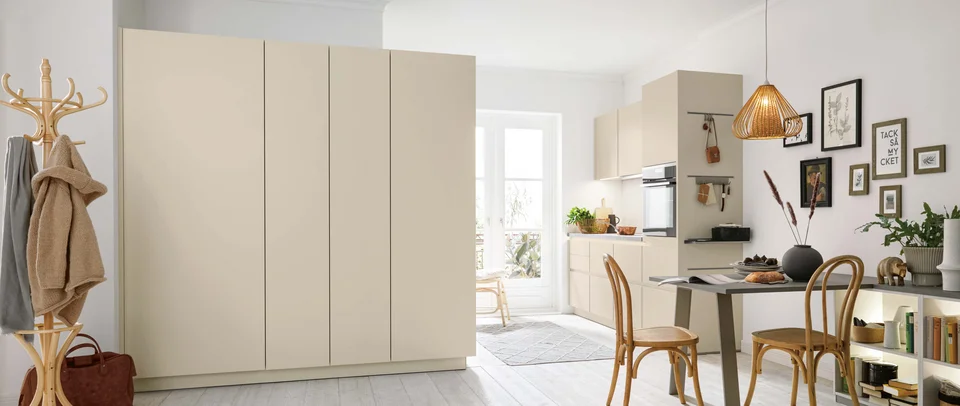 seashell white modern kitchen