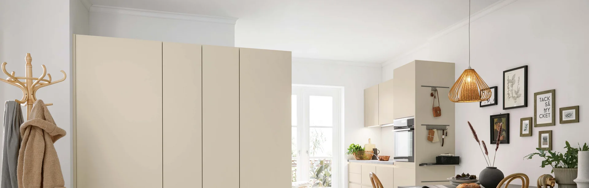 seashell white modern kitchen