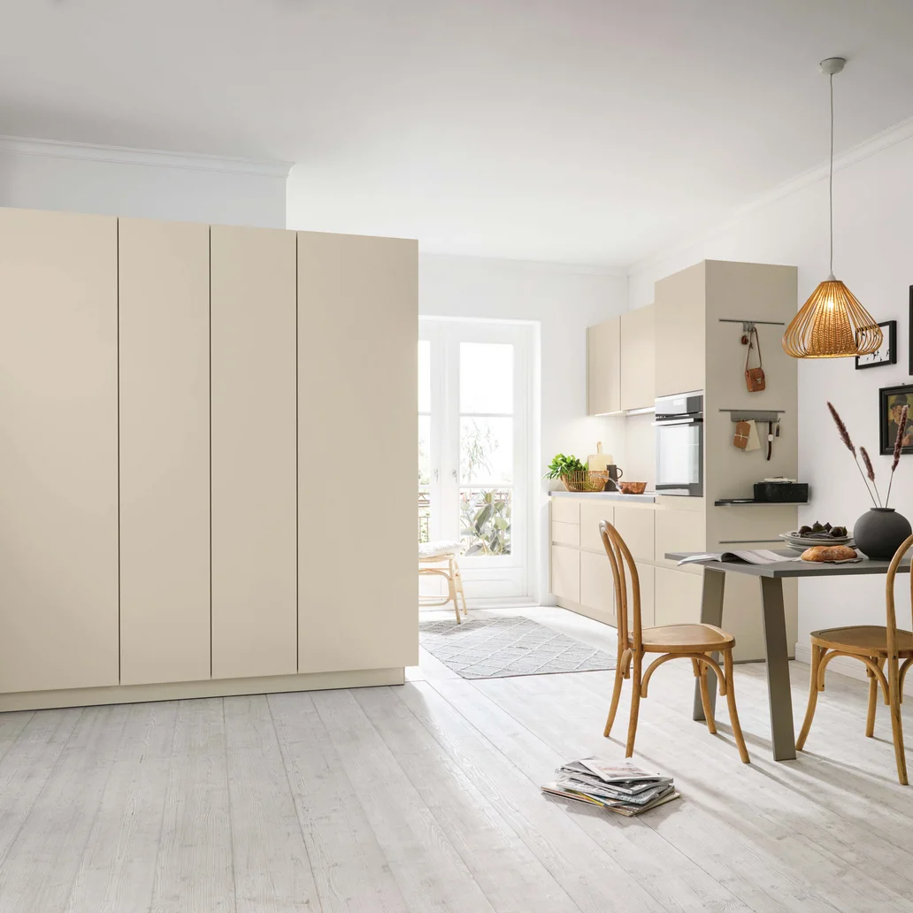 seashell white modern kitchen