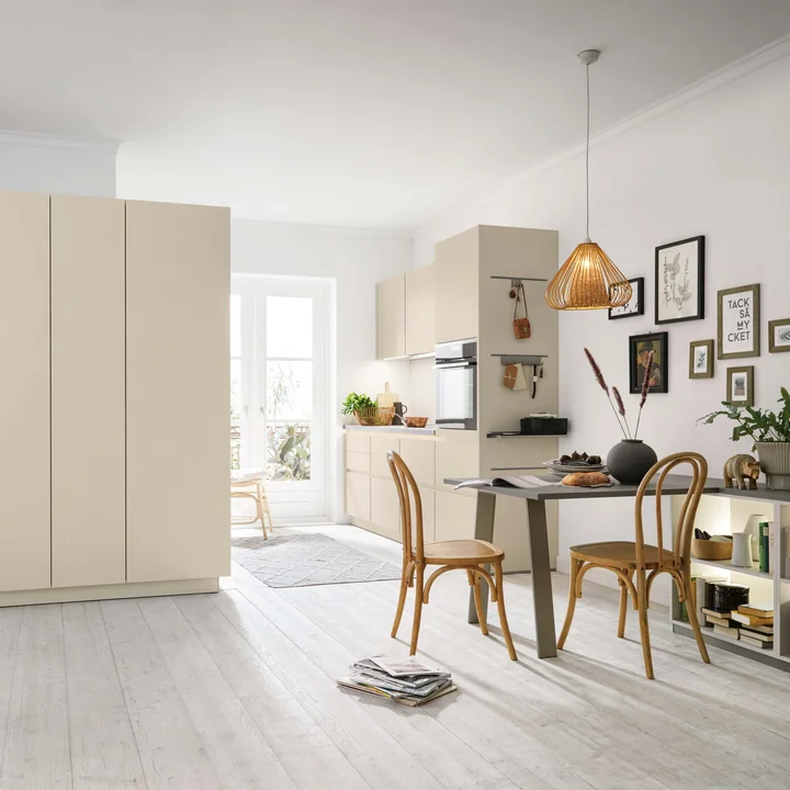 seashell white modern kitchen