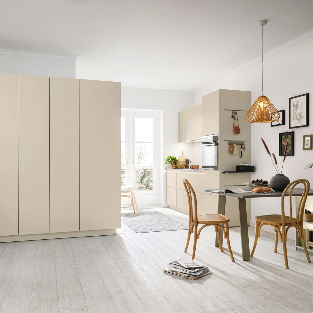 seashell white modern kitchen