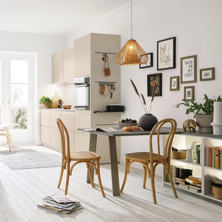 seashell white modern kitchen