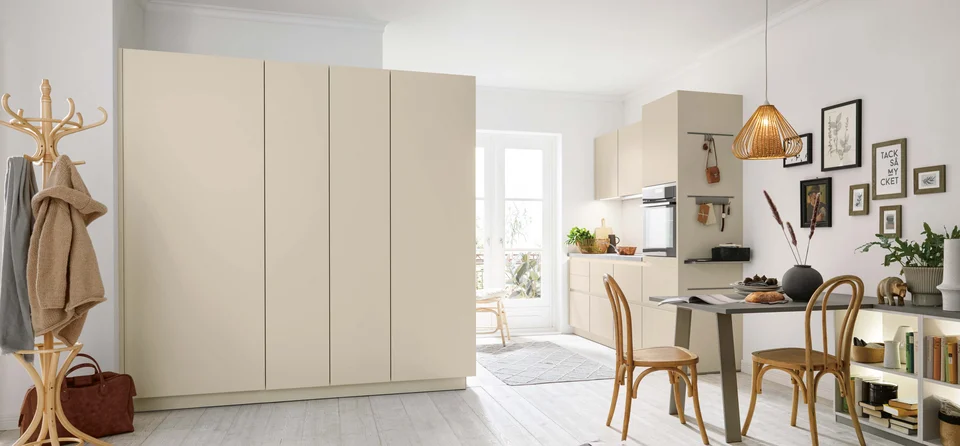 seashell white modern kitchen