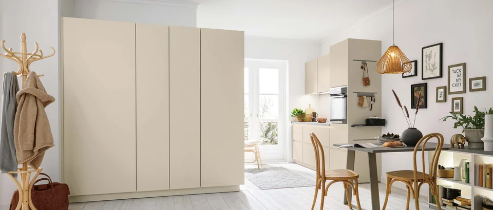 seashell white modern kitchen