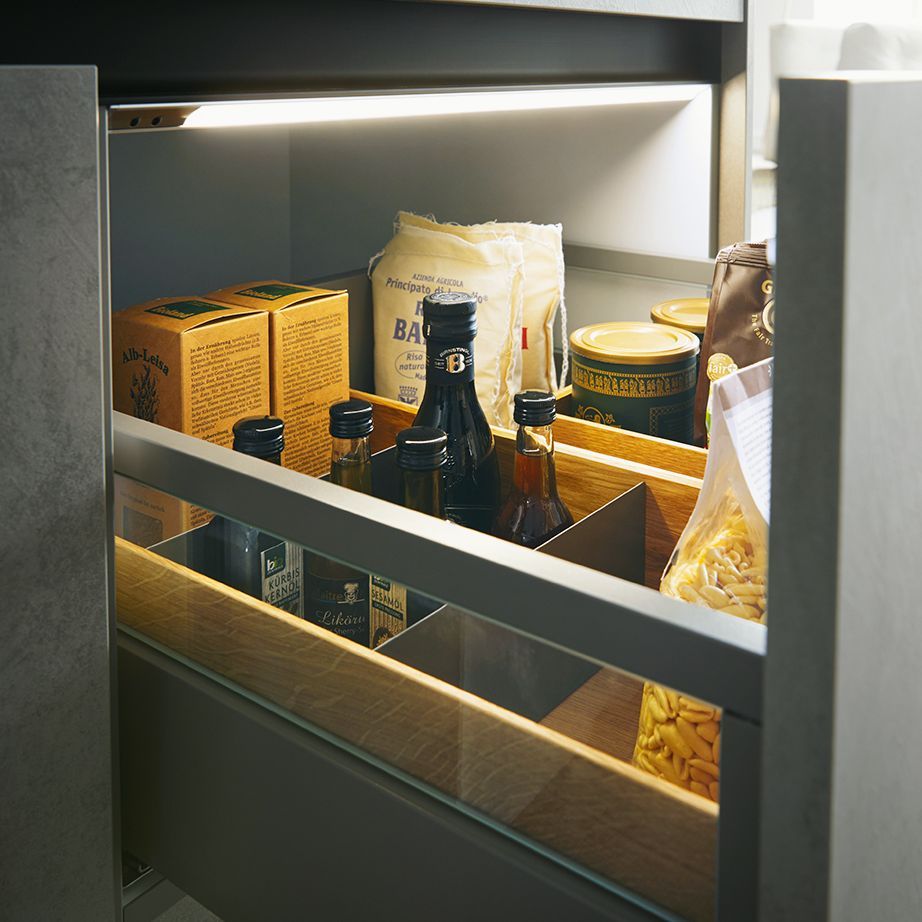 Kitchen drawers with lighting