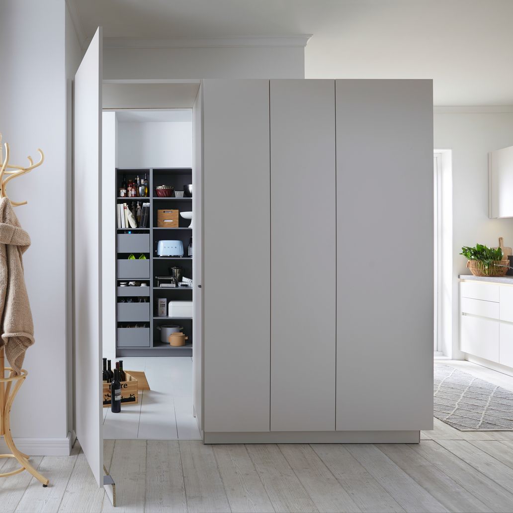 Entry to the pantry
