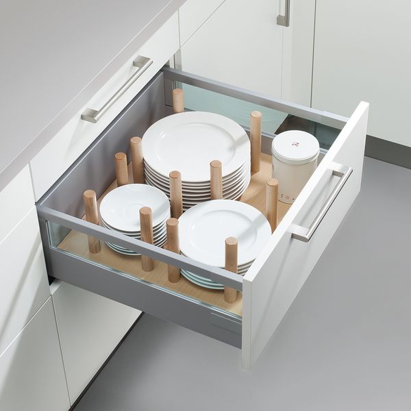 Auszug – Auszug mit Holztellerhalter