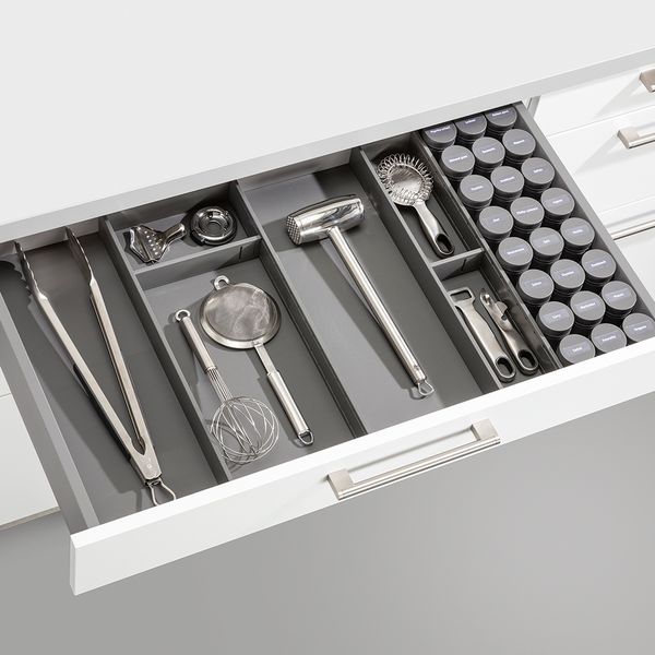 Schubkasten – Besteckeinsatz mit Gewürzdosen