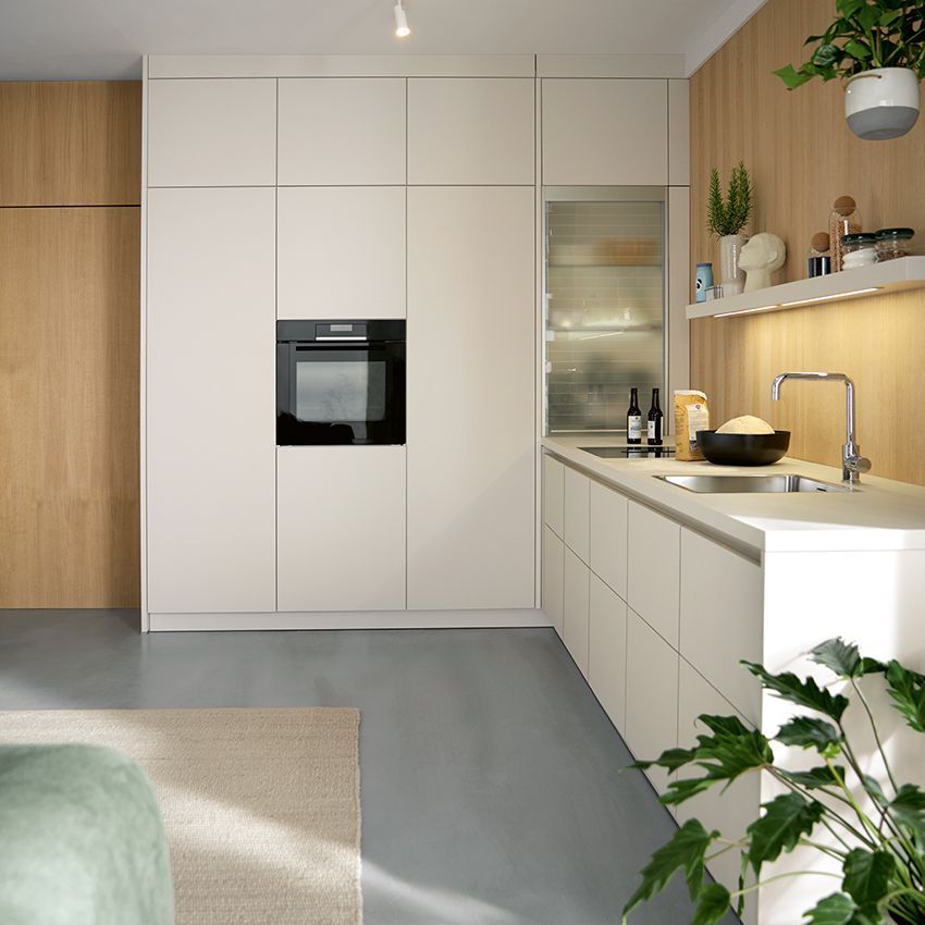 L097T | Crystal white matt AFP