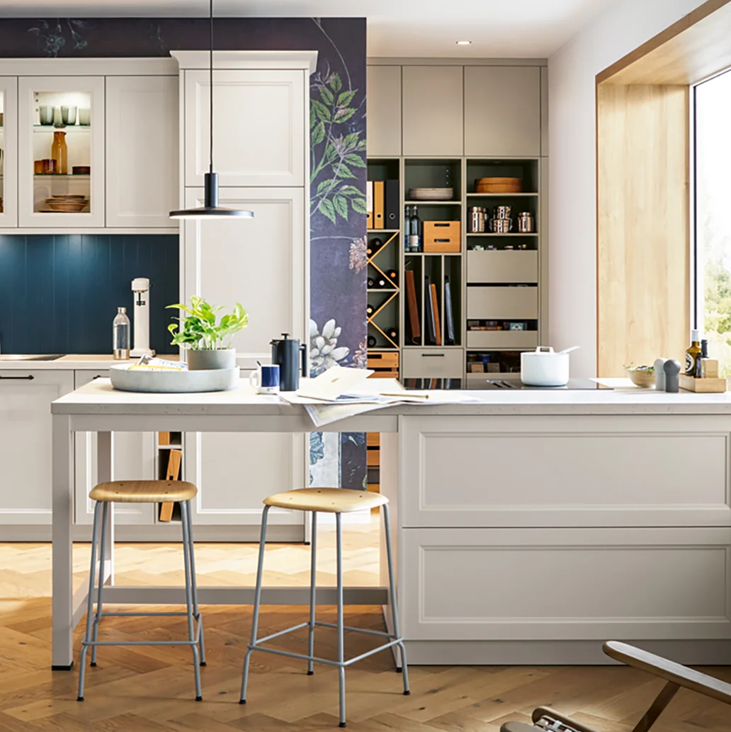 seashell white country kitchen