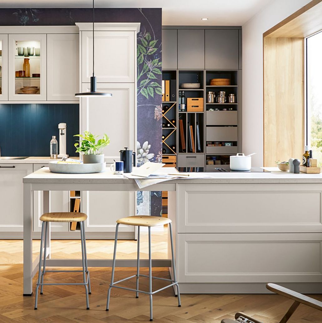 seashell white country kitchen