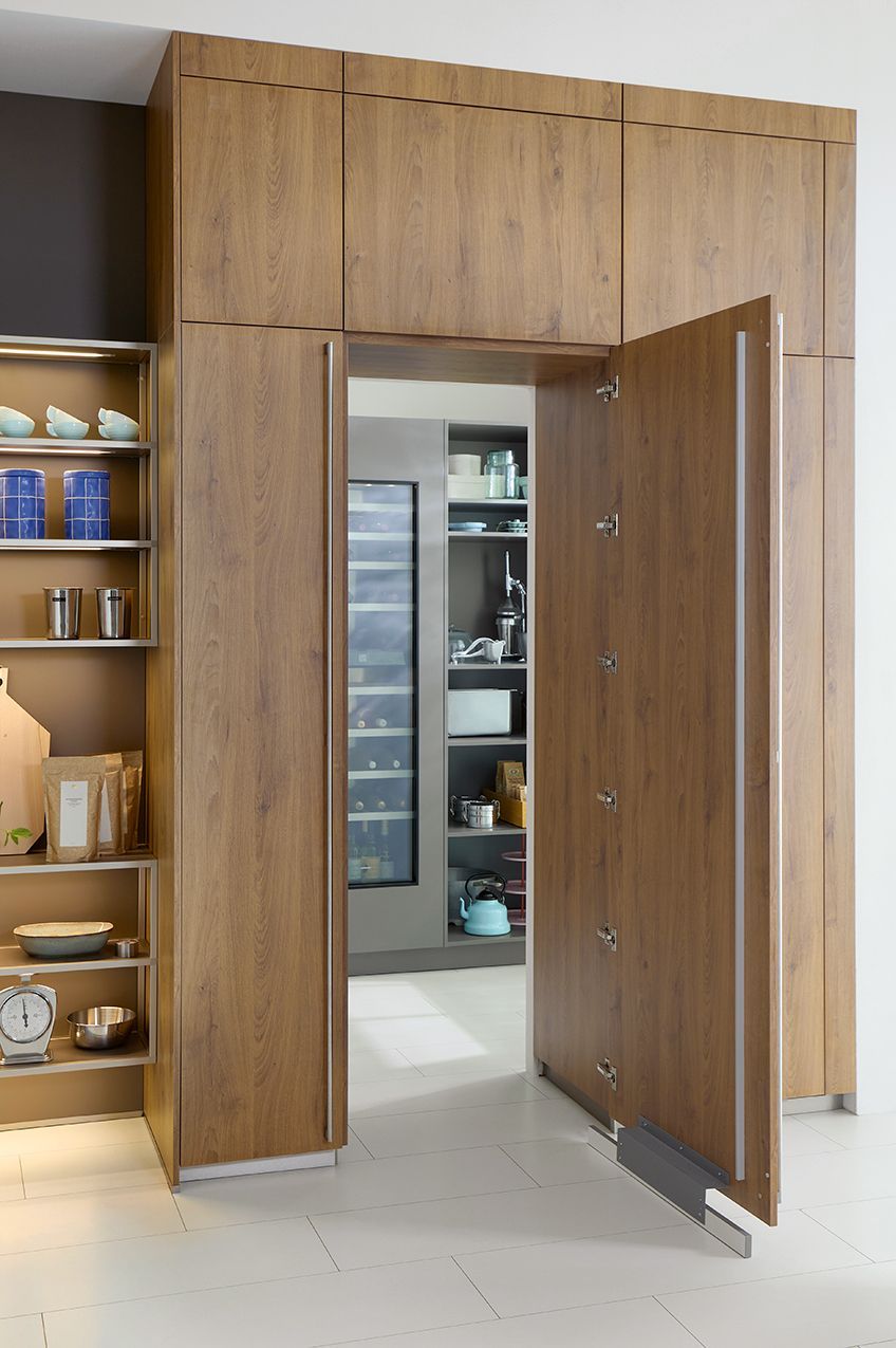 Access doors to match 75-cm-wide units