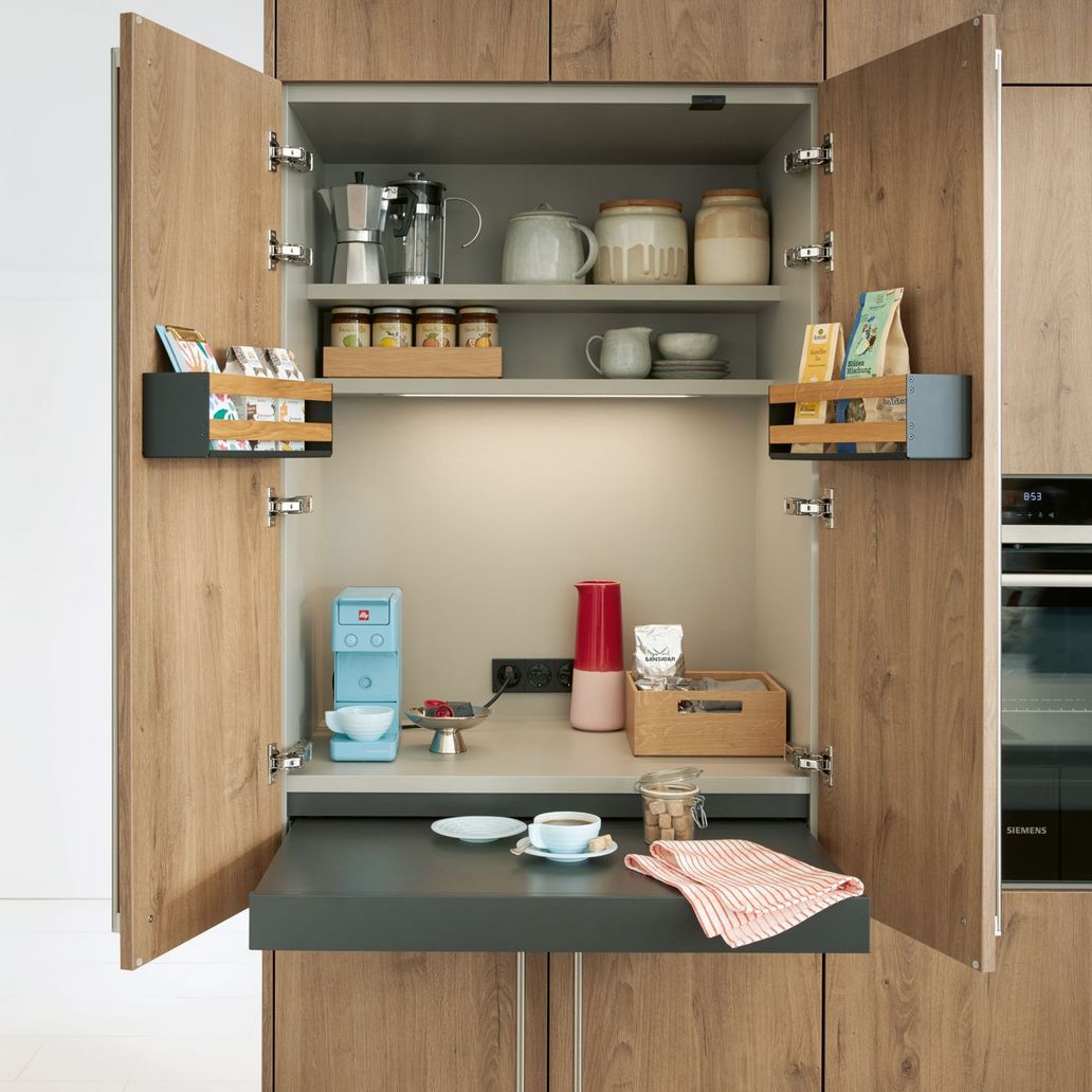Pull-out shelf for breakfast cupboard
