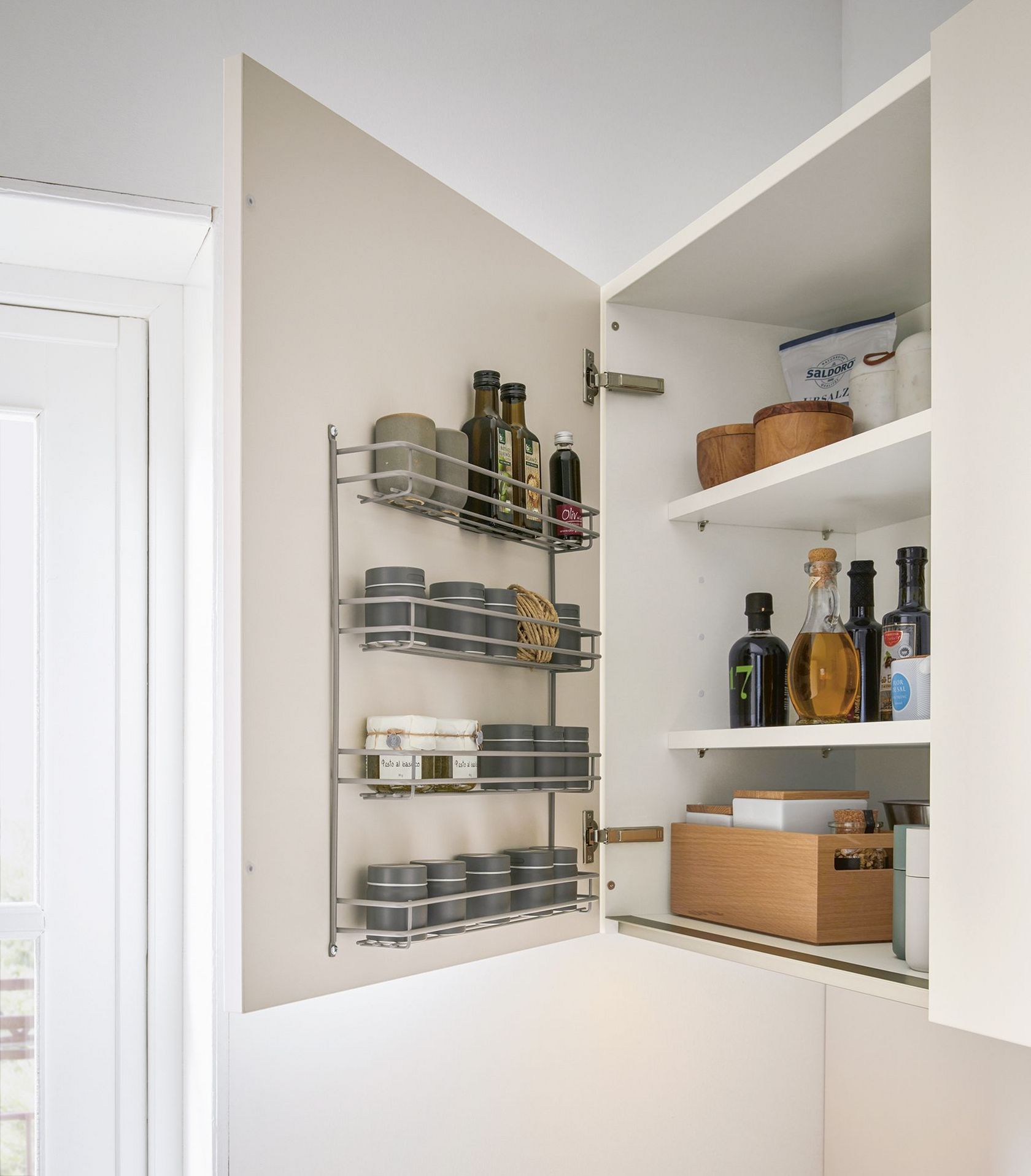 Oberschrank mit Gewürzdoseneinsatz