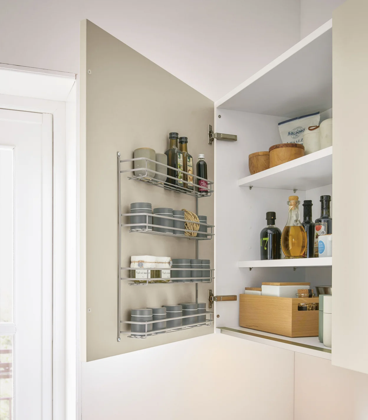 Oberschrank mit Gewürzdoseneinsatz
