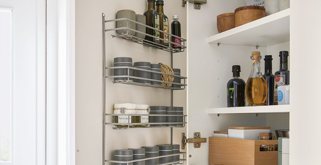 Oberschrank mit Gewürzdoseneinsatz