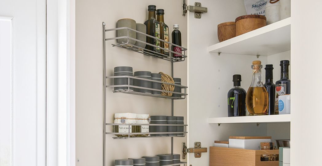 Oberschrank mit Gewürzdoseneinsatz