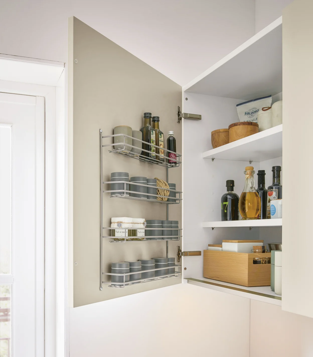 Oberschrank mit Gewürzdoseneinsatz