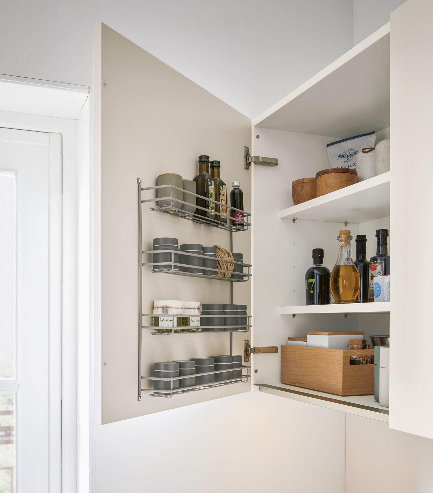 Oberschrank mit Gewürzdoseneinsatz