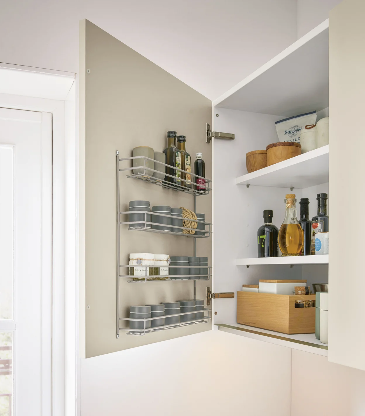 Oberschrank mit Gewürzdoseneinsatz