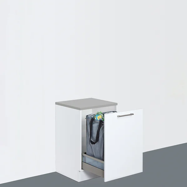 Auszug-Unterschrank mit zwei Recyclingtaschen